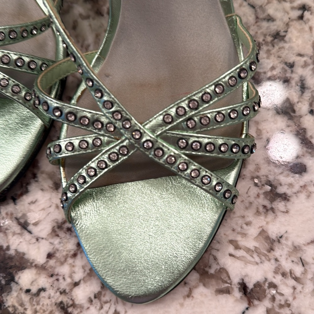 Nina Green Rhinestone Embellished Heels..size 9M
Leather upper ..from L&T.. - Picture 3 of 6
